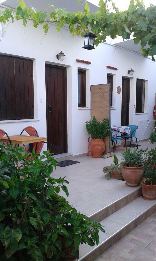 Αmmos Rooms Palaiochora Exterior foto